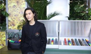 月半弯是什么时间的作品 月半弯陈坤